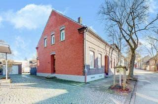 Renovierte DHH, ca. 71 m² mit Garten, Terrasse und 2 Stellplätzen in Duisburg - Alt - Homberg