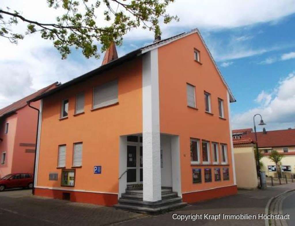 Saniertes Wohn- und Geschäftshaus in Adelsdorf Mitte