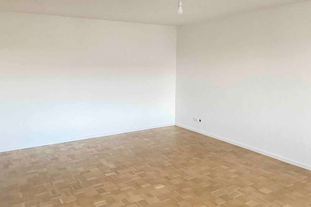 Modern ausgestattete 4-Zimmer-Wohnung mit Südbalkon und Weitblick