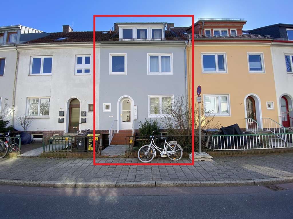 ! PROVISIONSFREI ! Gepflegtes und vollvermietetes 3-Parteienhaus