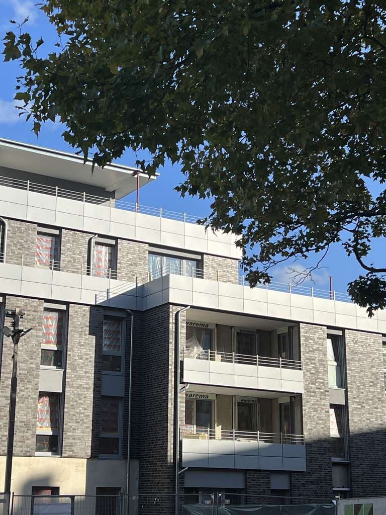 Rollstuhlgerechte 4 Zimmer-NEUBAU-Wohnung mit Garagenplatzin der Südstadt!