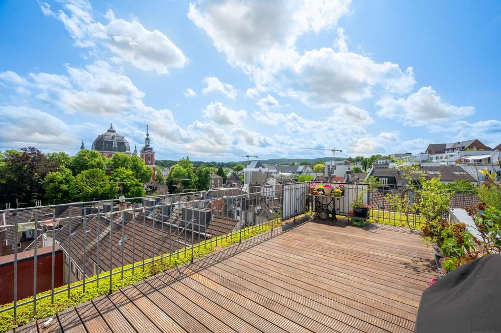 Traumwohnung über den Dächern von Burtscheid mit 3 Schlafzimmern und außergewöhnlicher Dachterrasse